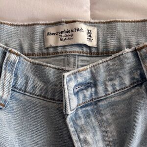 Abercrombie and Fitch Skinny High Rise Jeans - Size 32 Long